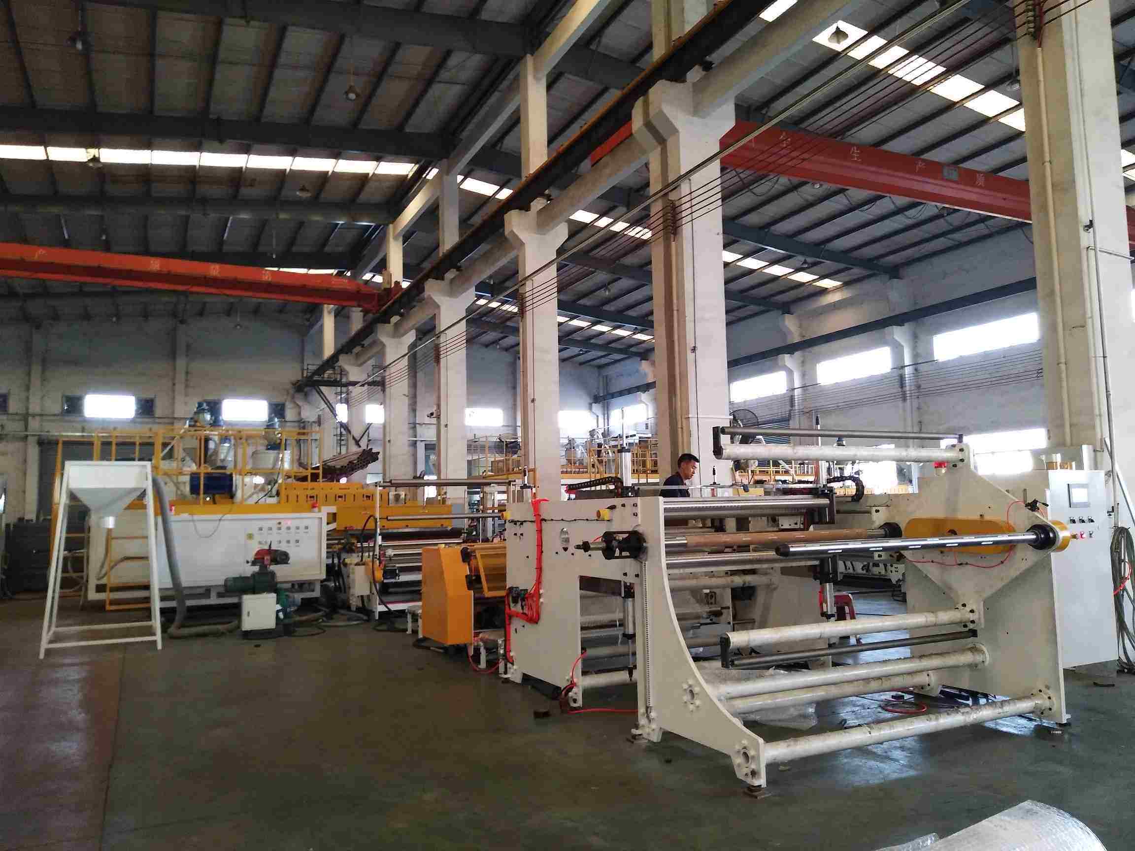 Машина для производства 3-слойной воздушно-пузырчатой пленки