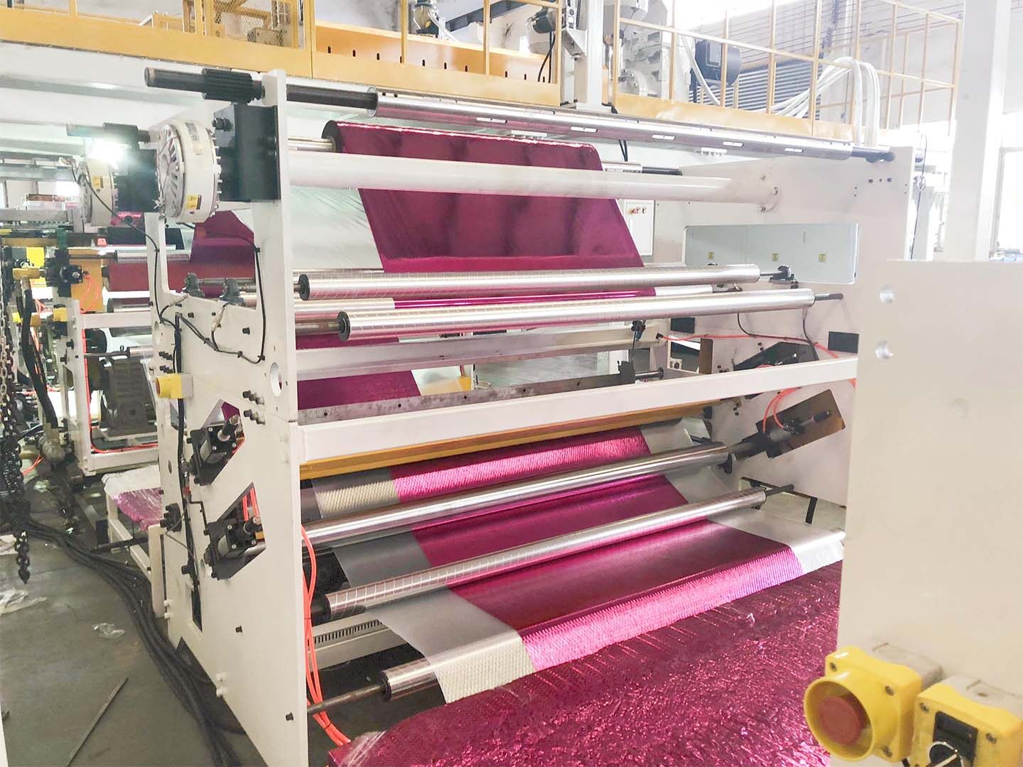 Машина для производства 7-слойной воздушно-пузырчатой пленки